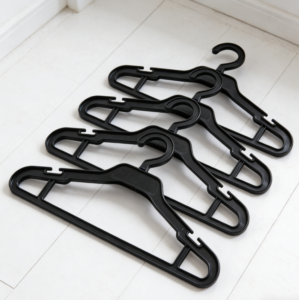16.4-Inch Heavy-Duty Plastic Clothes Hangers with Swivel Hook - Image 2